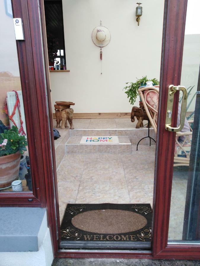 Catherine'S Lair A Quiet Peaceful Homestay Уестпорт Екстериор снимка